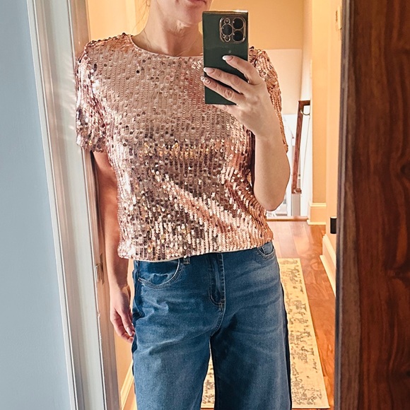 Rose gold Sequin top. Brand new size large - Picture 3 of 7